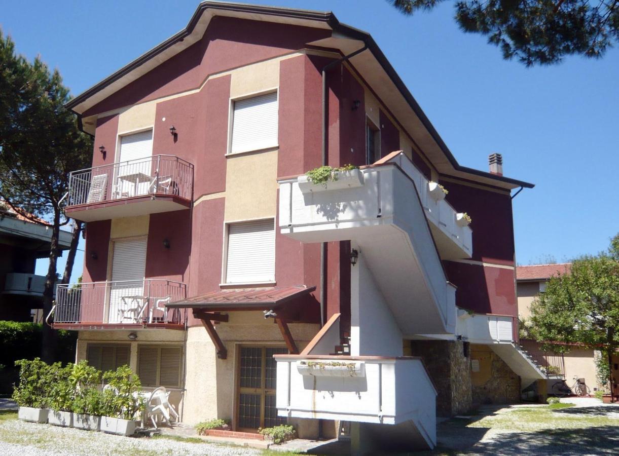 Iss Travel Apartments Casa Maria In Marina Di Massa Massa  Exterior foto